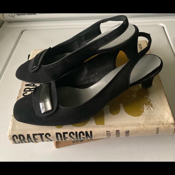 LAST CALL Vintage black sling back kitten heel womens shoes 60s - Picture 2 of 10